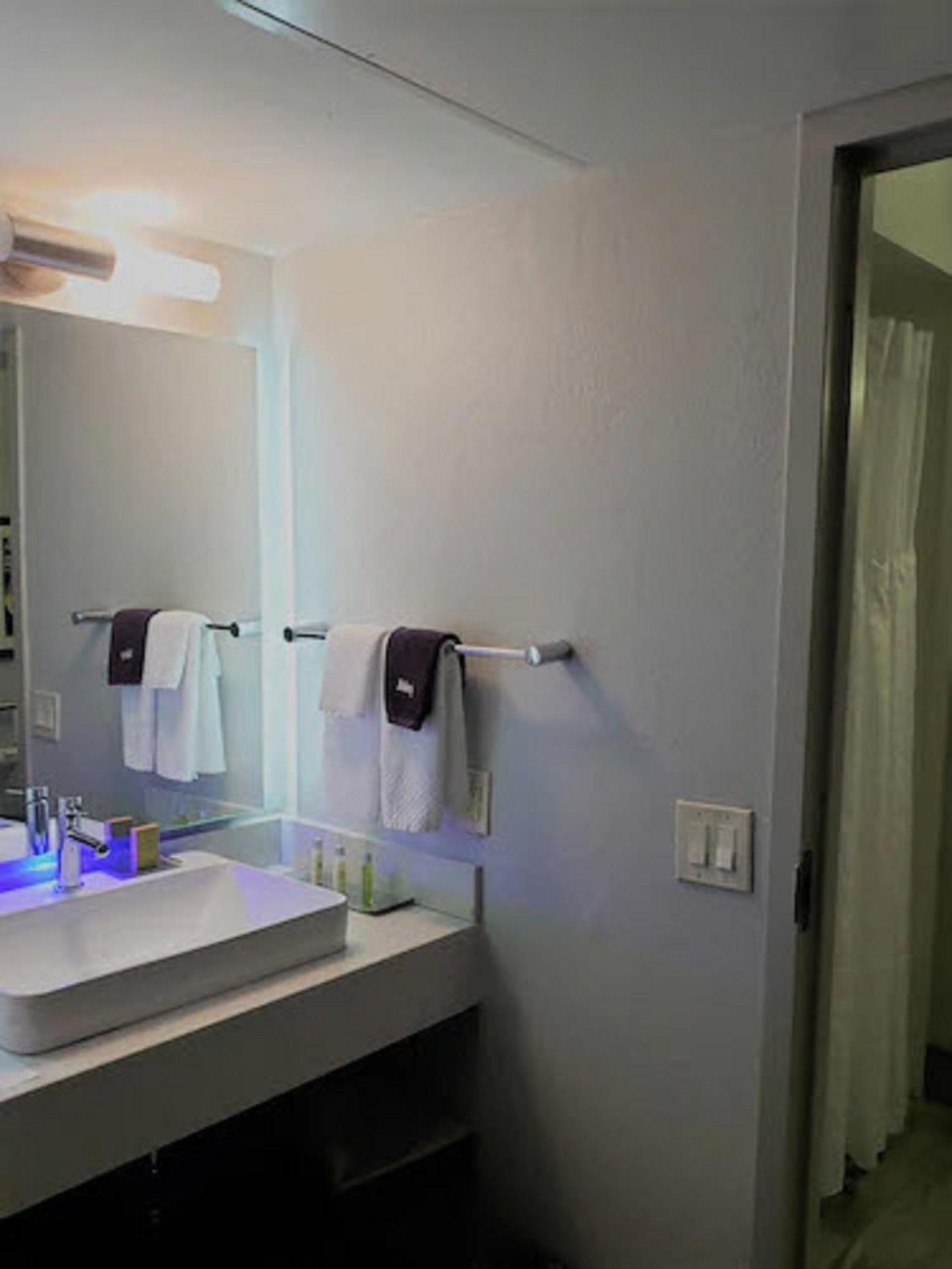 Doubletree By Hilton Austin Northwest - Arboretum Εξωτερικό φωτογραφία